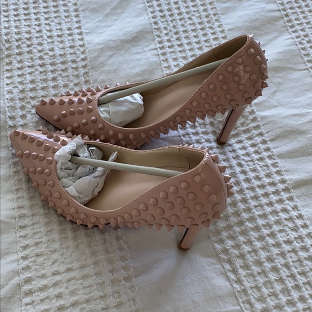 SOLD NEW! Nude Spiked Pigalle Red Bottom Pumps - Picture 5 of 7